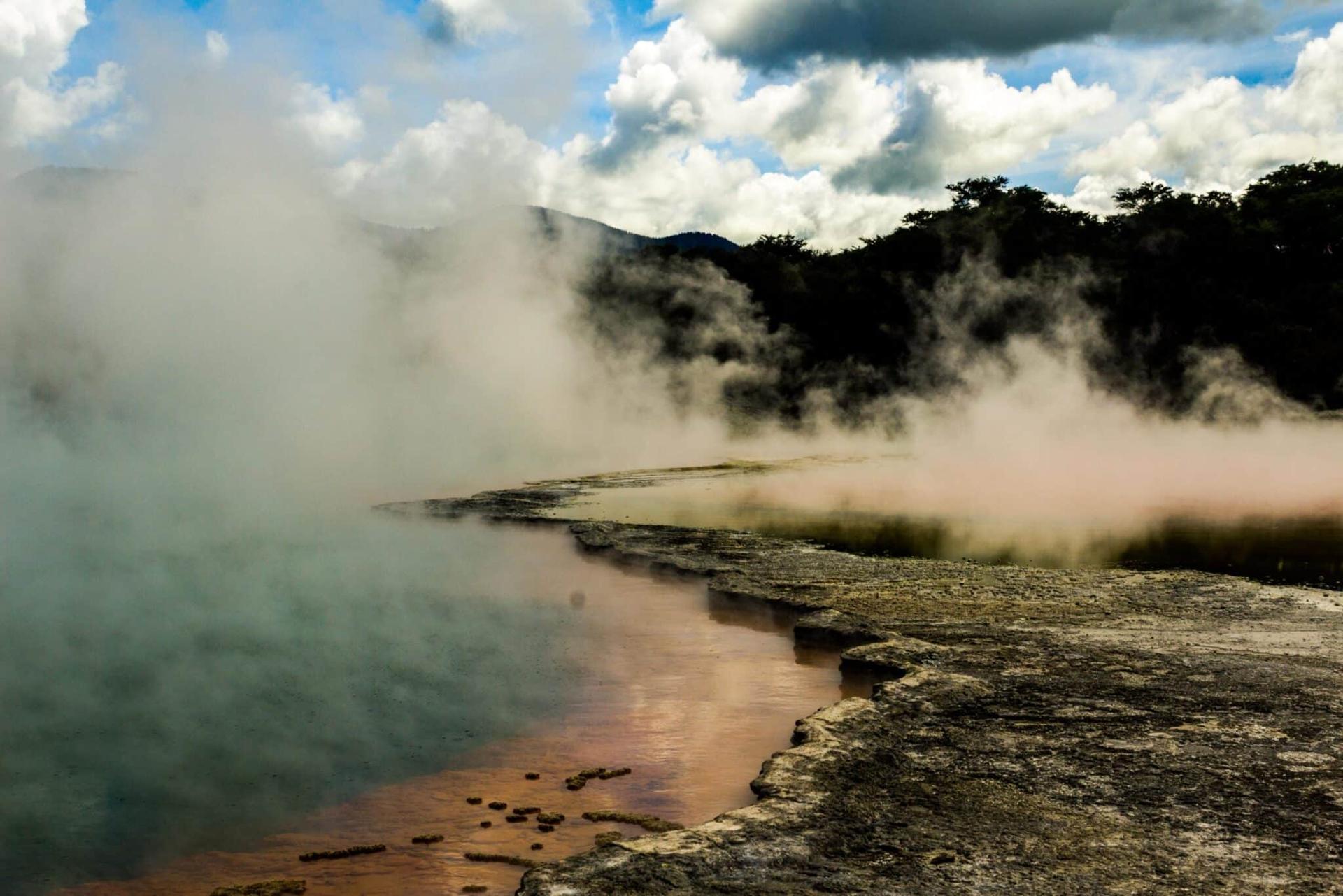 Rotorua, Wai-o-tapu et les piscines de soufres — 