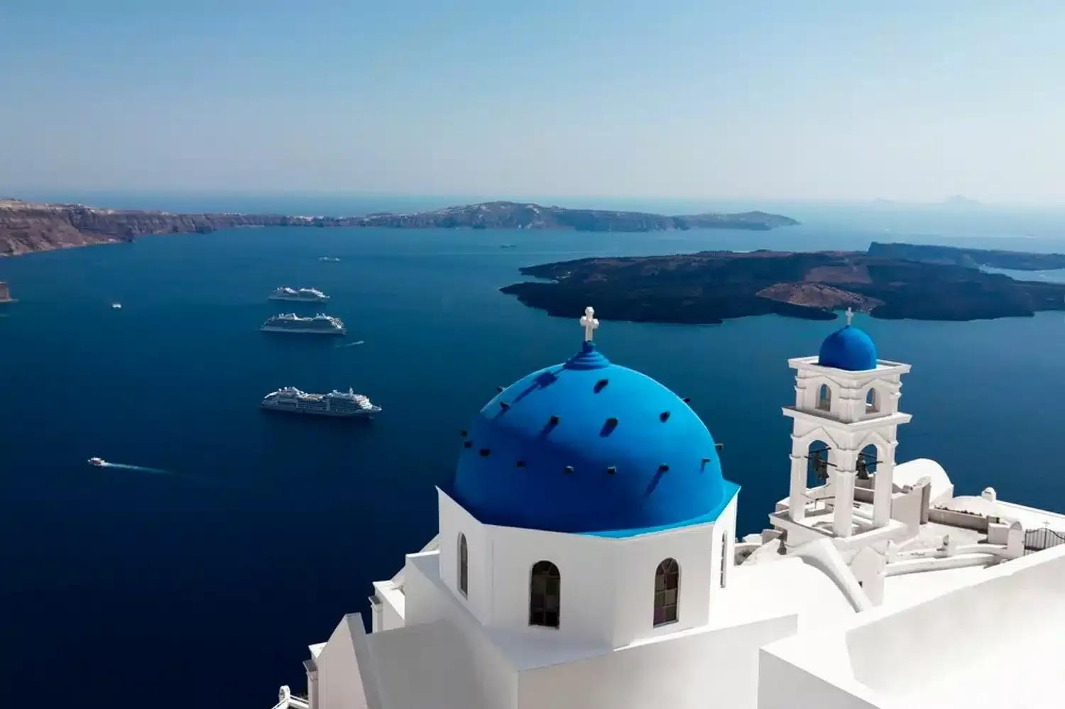 Comment prendre le ferry entre Athènes et Santorin en 2024 — Santorin