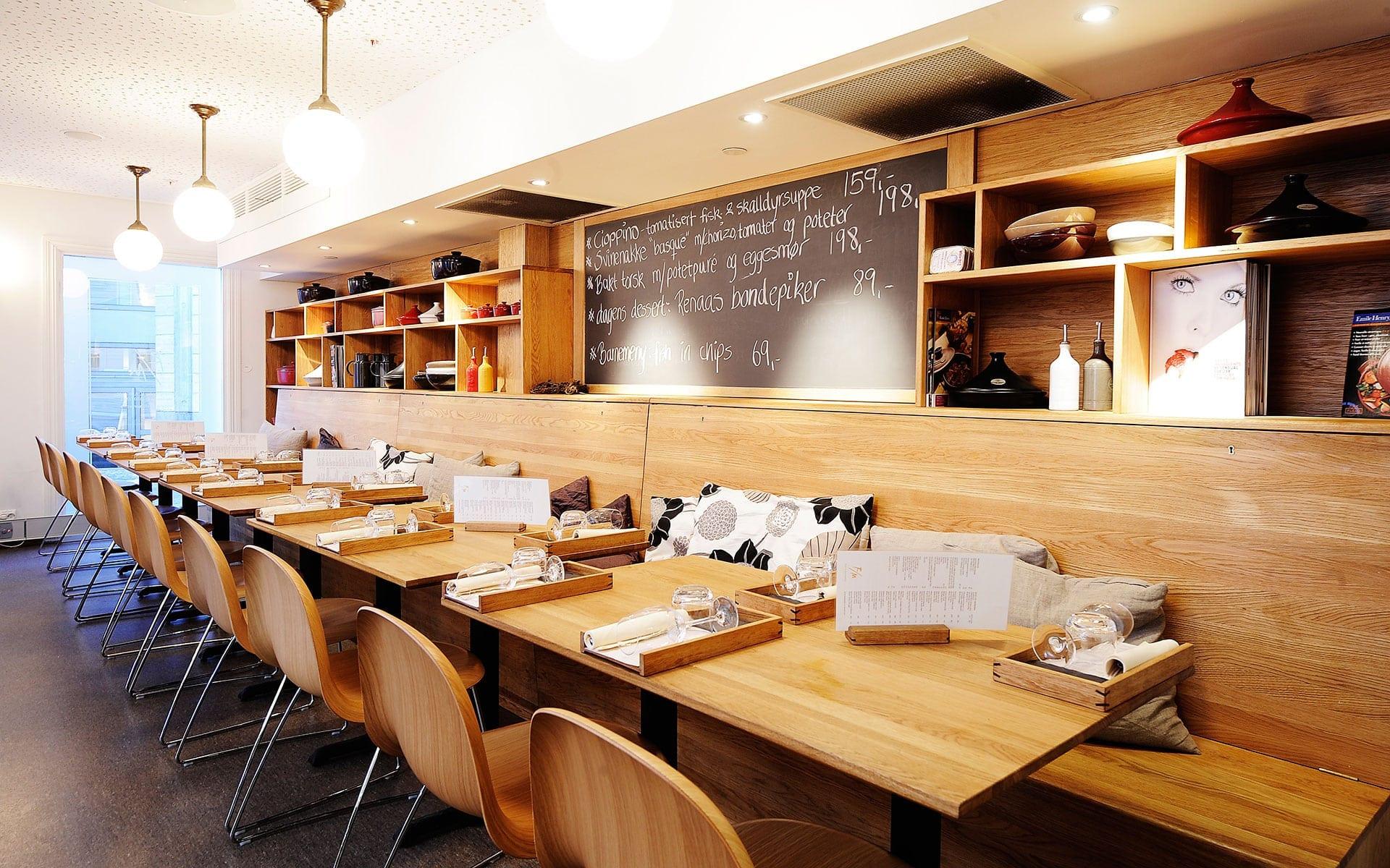 Dîner au bistrot Re-Naa Matbaren à Stavanger — Norvège