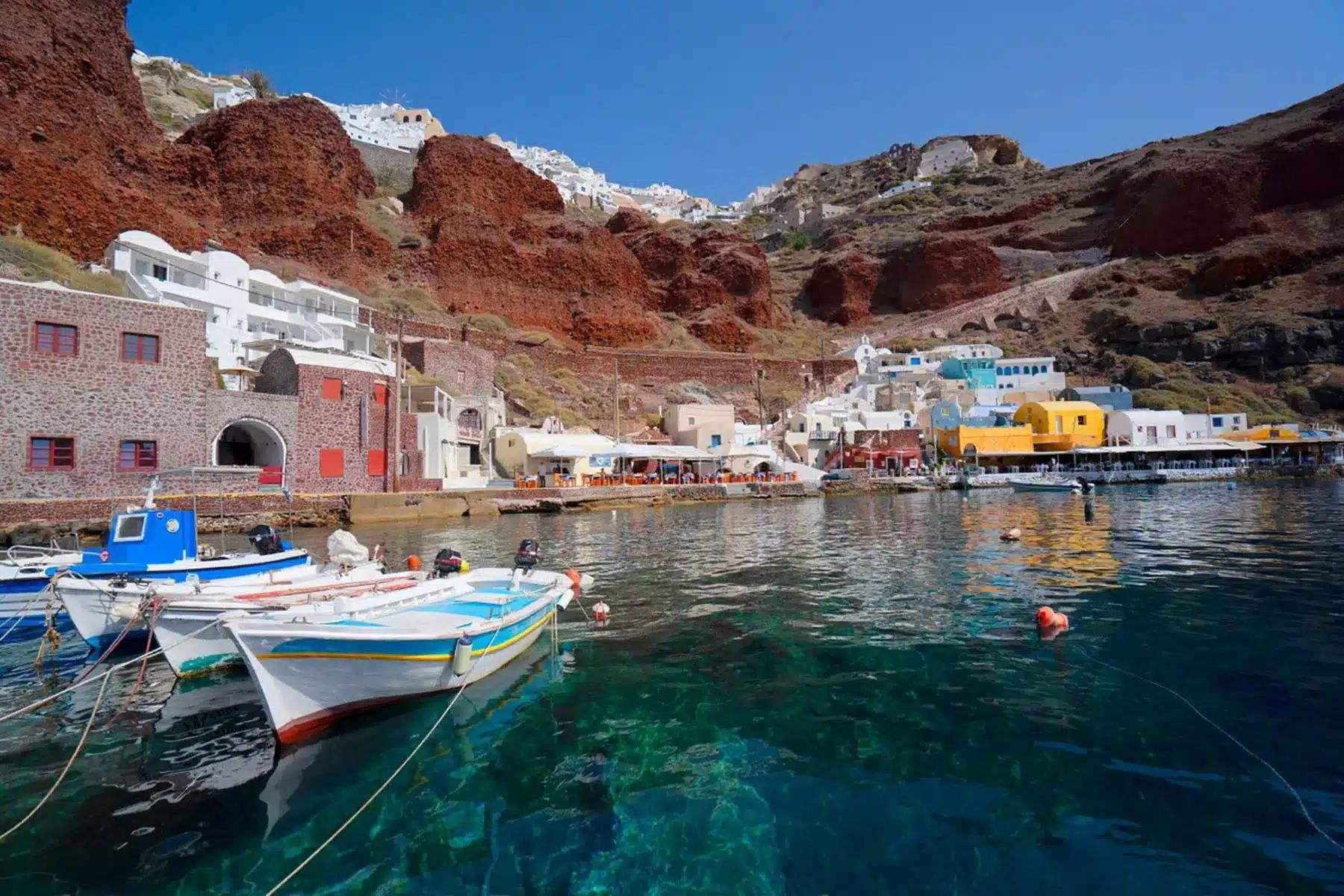 Explorer Ammoudi Bay, un port charmant au pied d’Oia à Santorin — Santorin