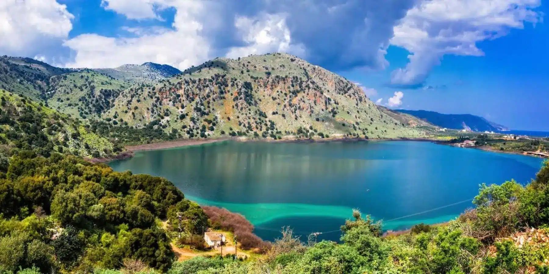 Découverte du lac Kournas : Le joyau caché de la Crète — Crète
