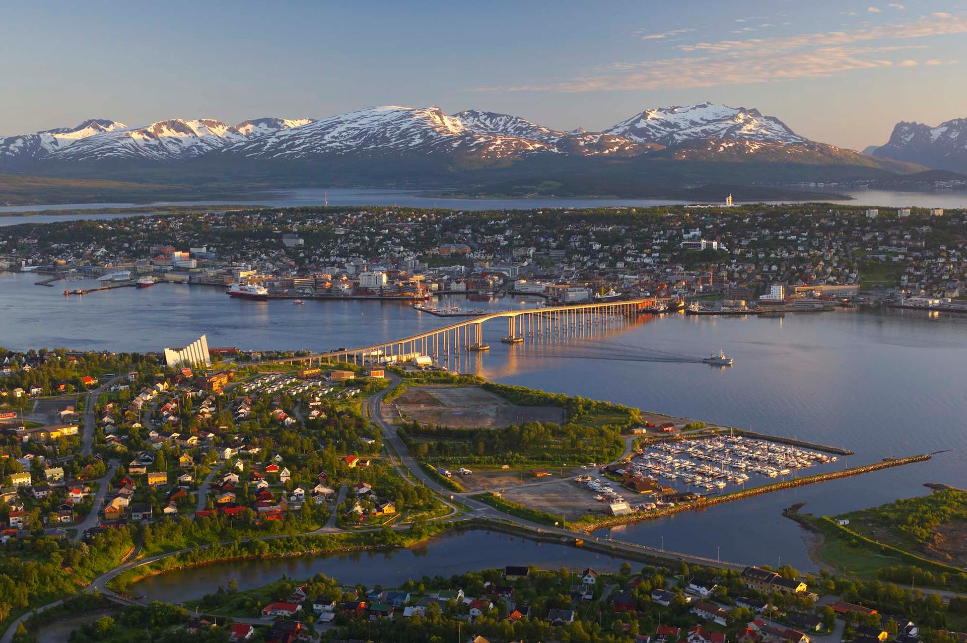 Expérimenter le soleil de minuit à Tromsø — Norvège