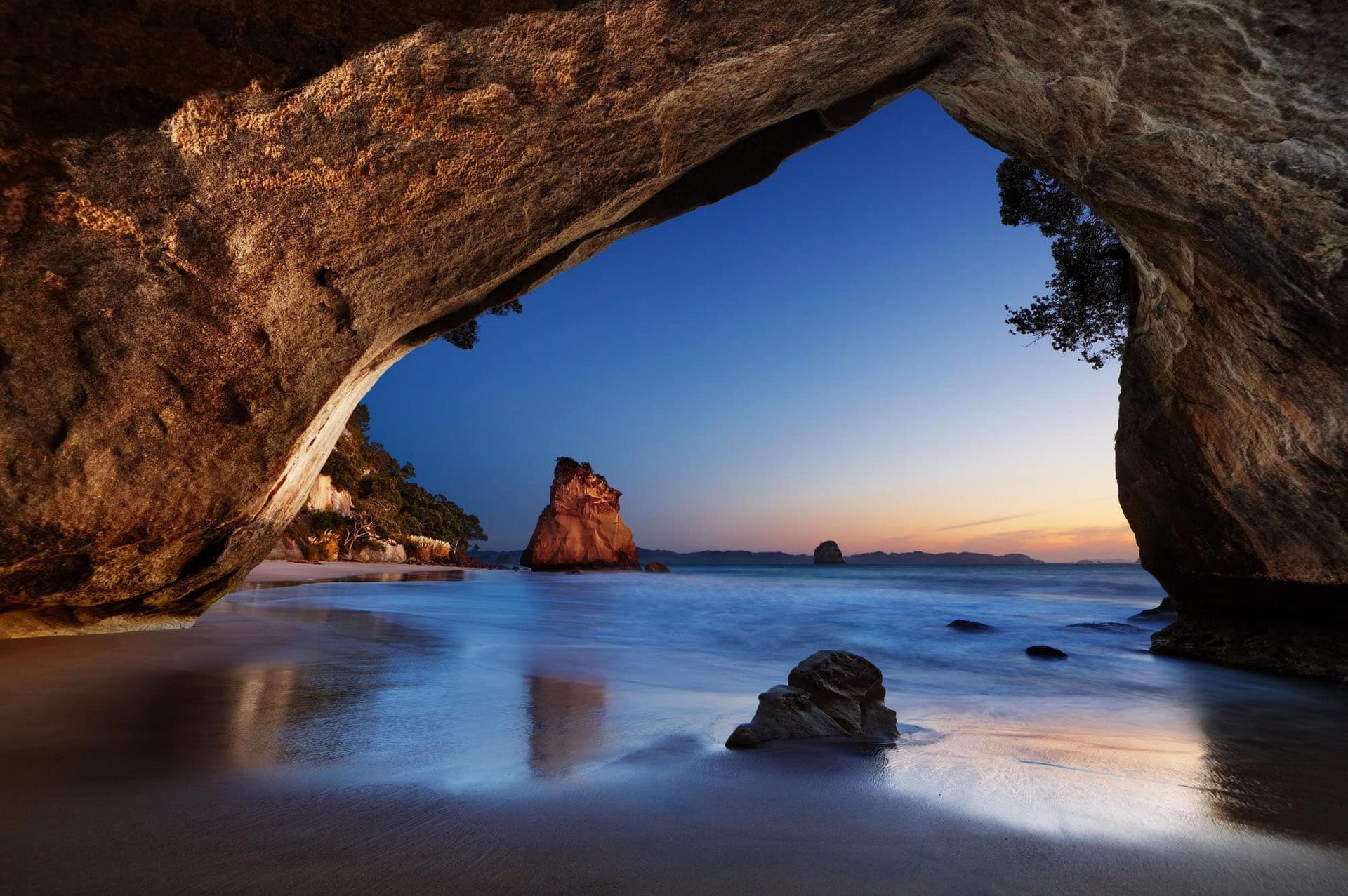 L’Incroyable Cathedral Cove à Coromandel : le guide complet — Nouvelle-Zélande