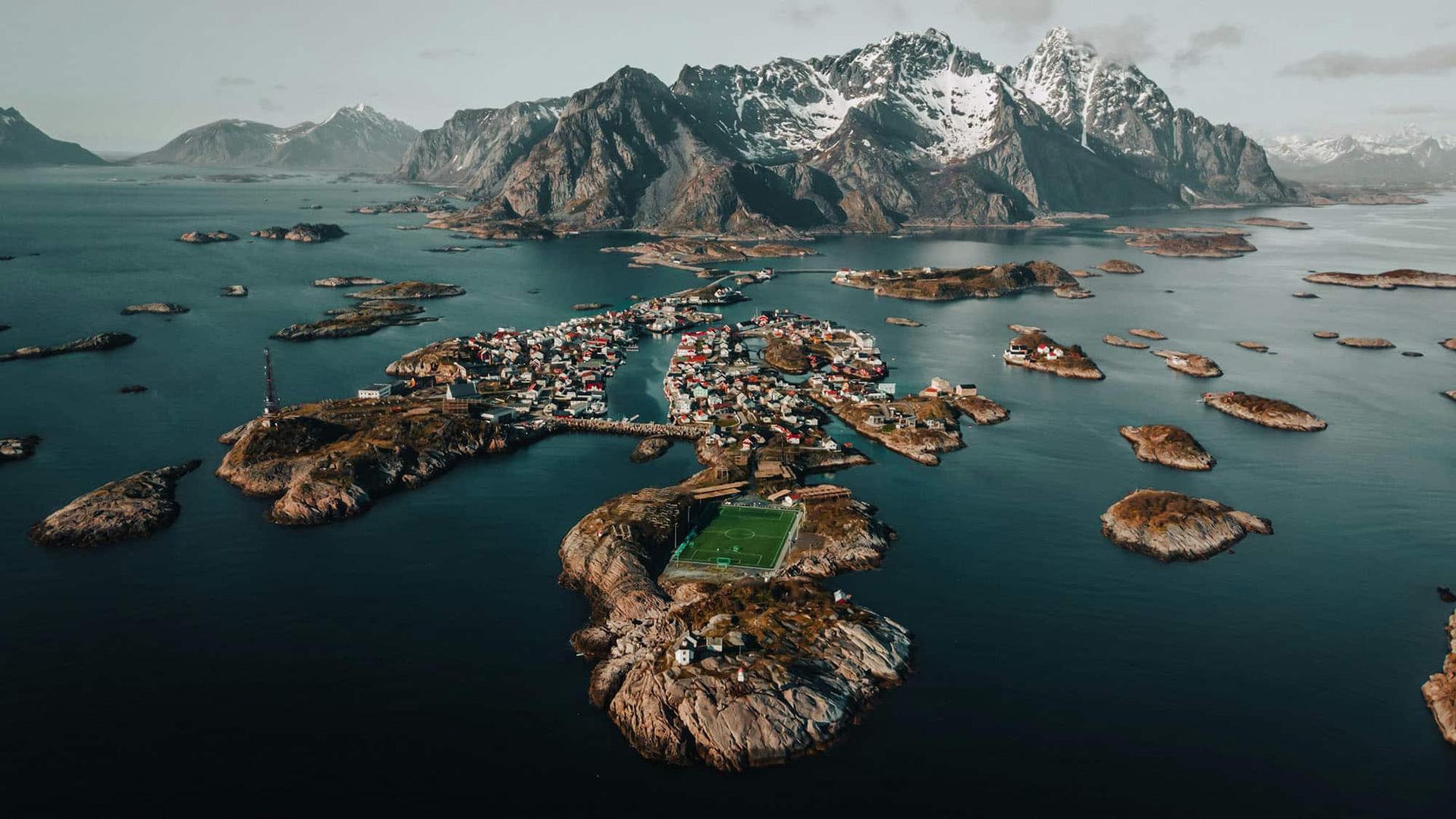 Le guide complet d’Henningsvær : Le joyau bohème des Lofoten — Norvège