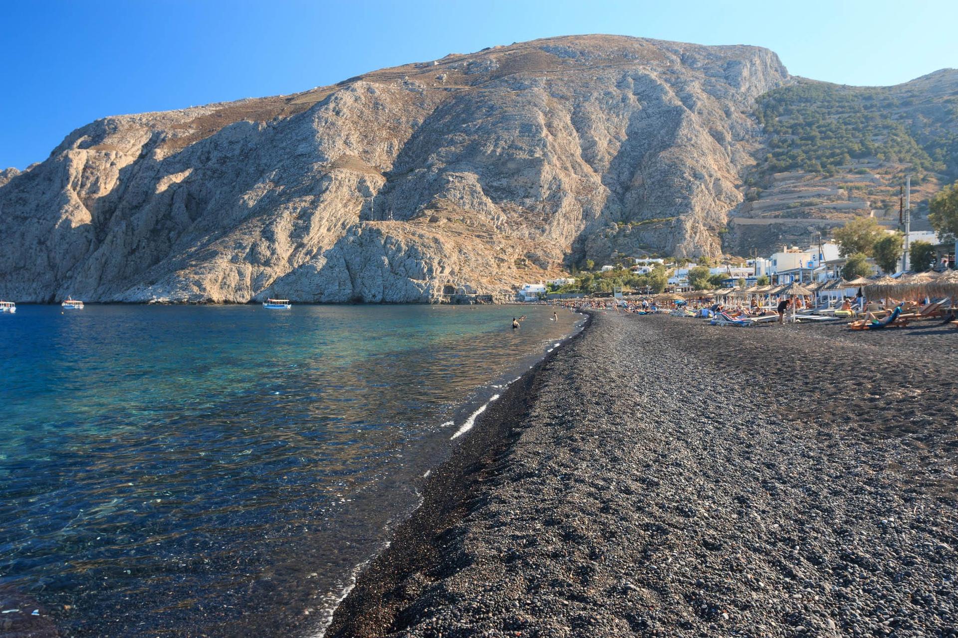 Les 6 meilleures plages de sable noir de Santorin — Santorin