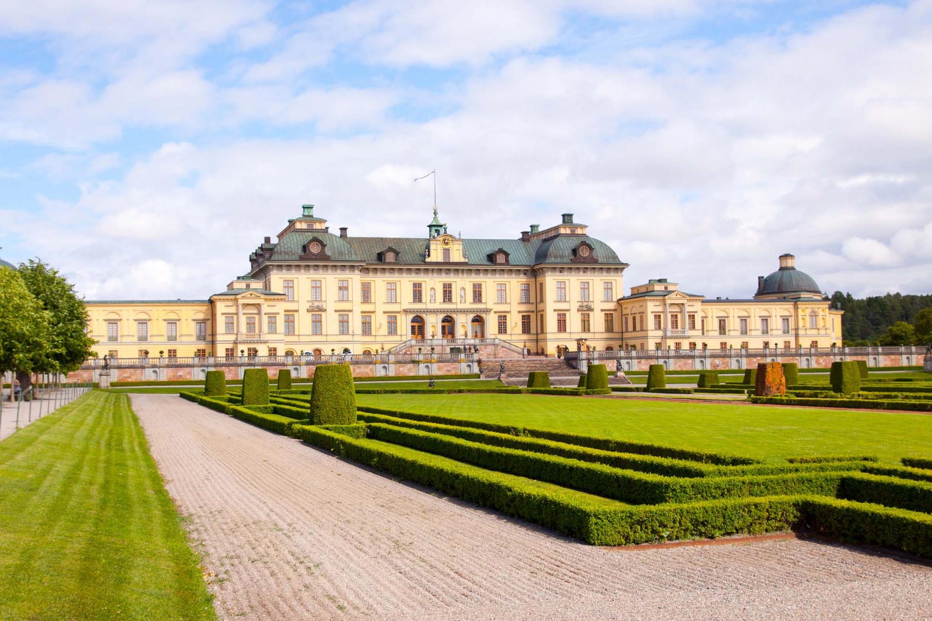Découvrir le Château de Drottningholm : Joyau Royal de Stockholm — Suède