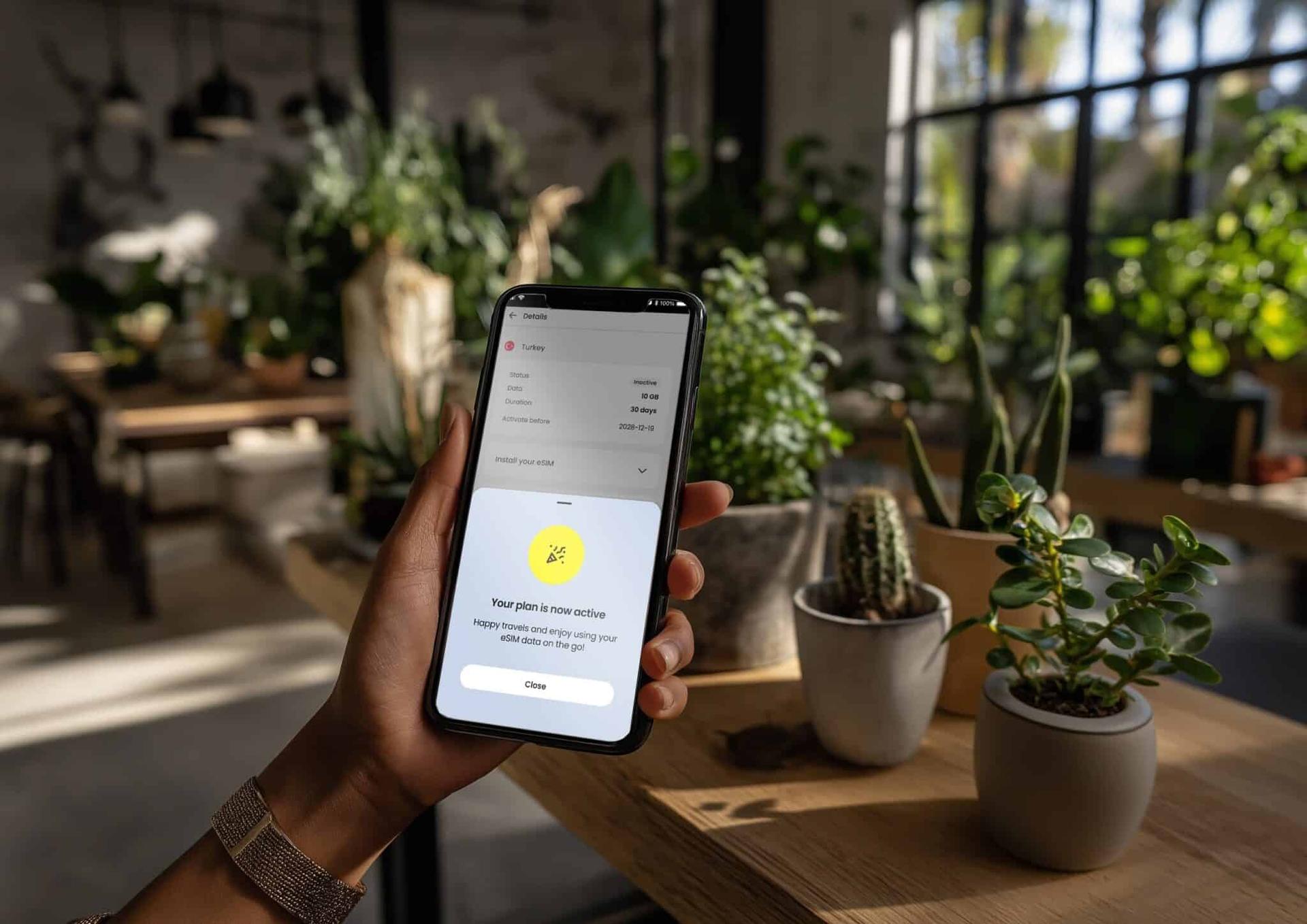eSIM Voyage 2025 : Guide Ultime pour Voyageurs Connectés — 
